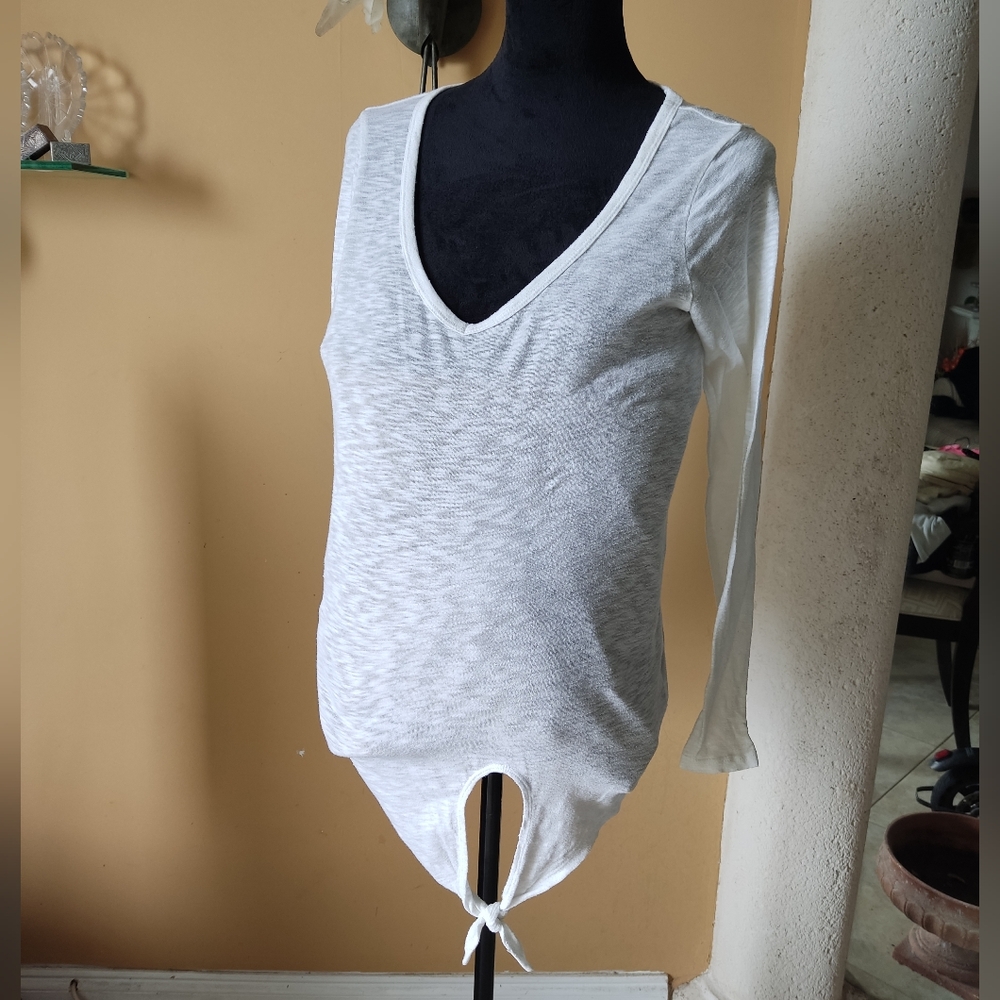 Gap Maternity Breathe Long Sleeve Tee with knotted Front Size XS
